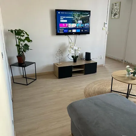 Apartament Copines'house *